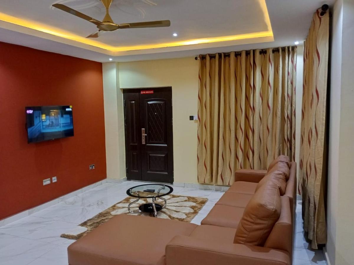 Washington Court Furnished Apartments Kwashieman ภายนอก รูปภาพ